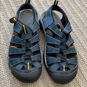 Keens brand new without tags